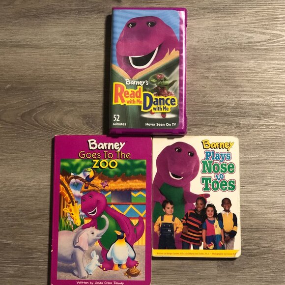 1990's Barney the Dinosaur Lot of 3 Books and VHS tape - Picture 1 of 16
